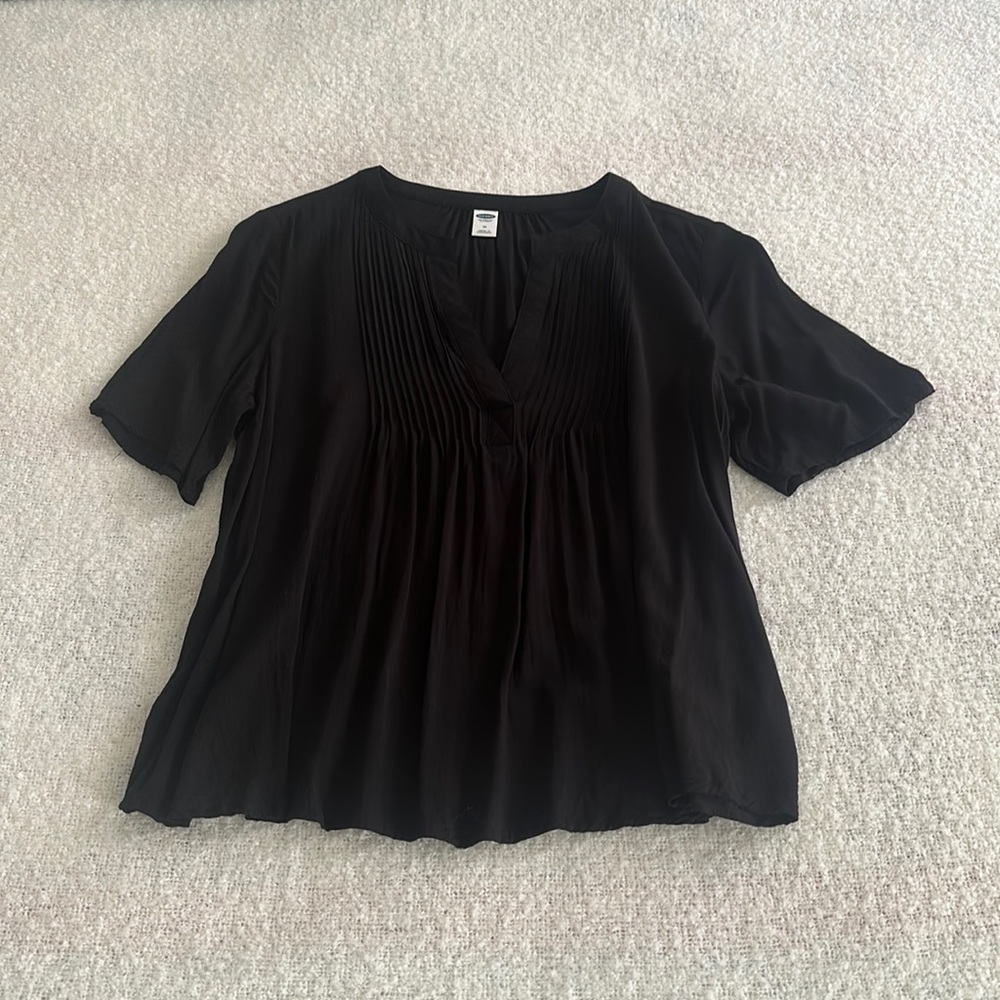 Old navy black top size M